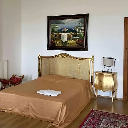 10-minute Walk To Balaton - Exclusive Castle בלטונאקאלי