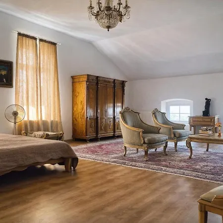 10-minute Walk To Balaton - Exclusive Castle וילה בלטונאקאלי